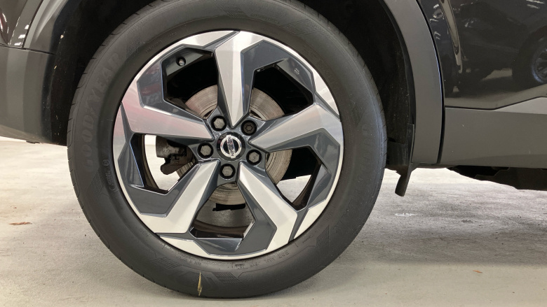 Nissan Qashqai 1.3 DiG-T MH N-Connecta 5dr Petrol Hatchback